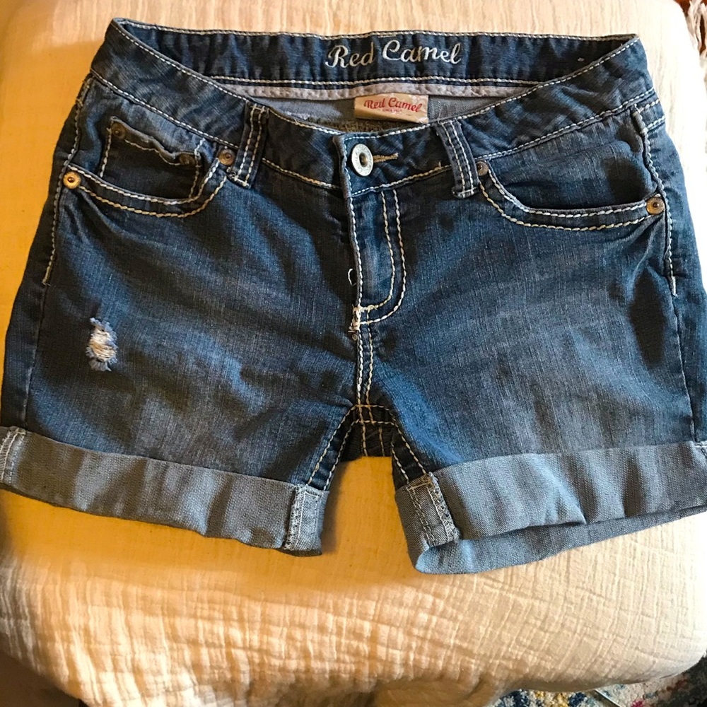 Red Camel cuffed jean shorts. Fits medium